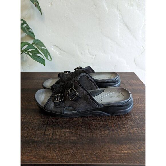 Bzees Women's Always Comfort Buckle Platform Sandals Shoes - Size 8.5 - Picture 2 of 9